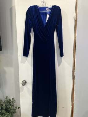 FAERIESTY Royal Blue Velvet Long Sleeve V-Neck Maxi Dress with Slit